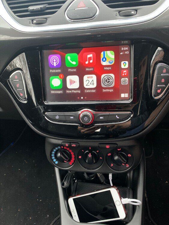 Apple CarPlay Home Screen With iPhone