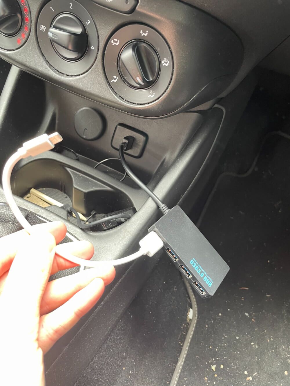 trying to use usb splitter with carplay